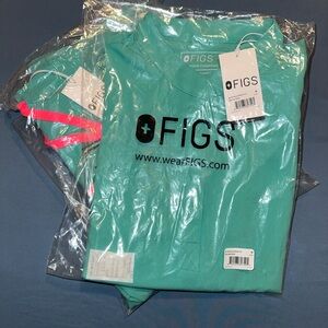 Brand new Figs Set - women’s size Medium - Scrubs Set - surgical green